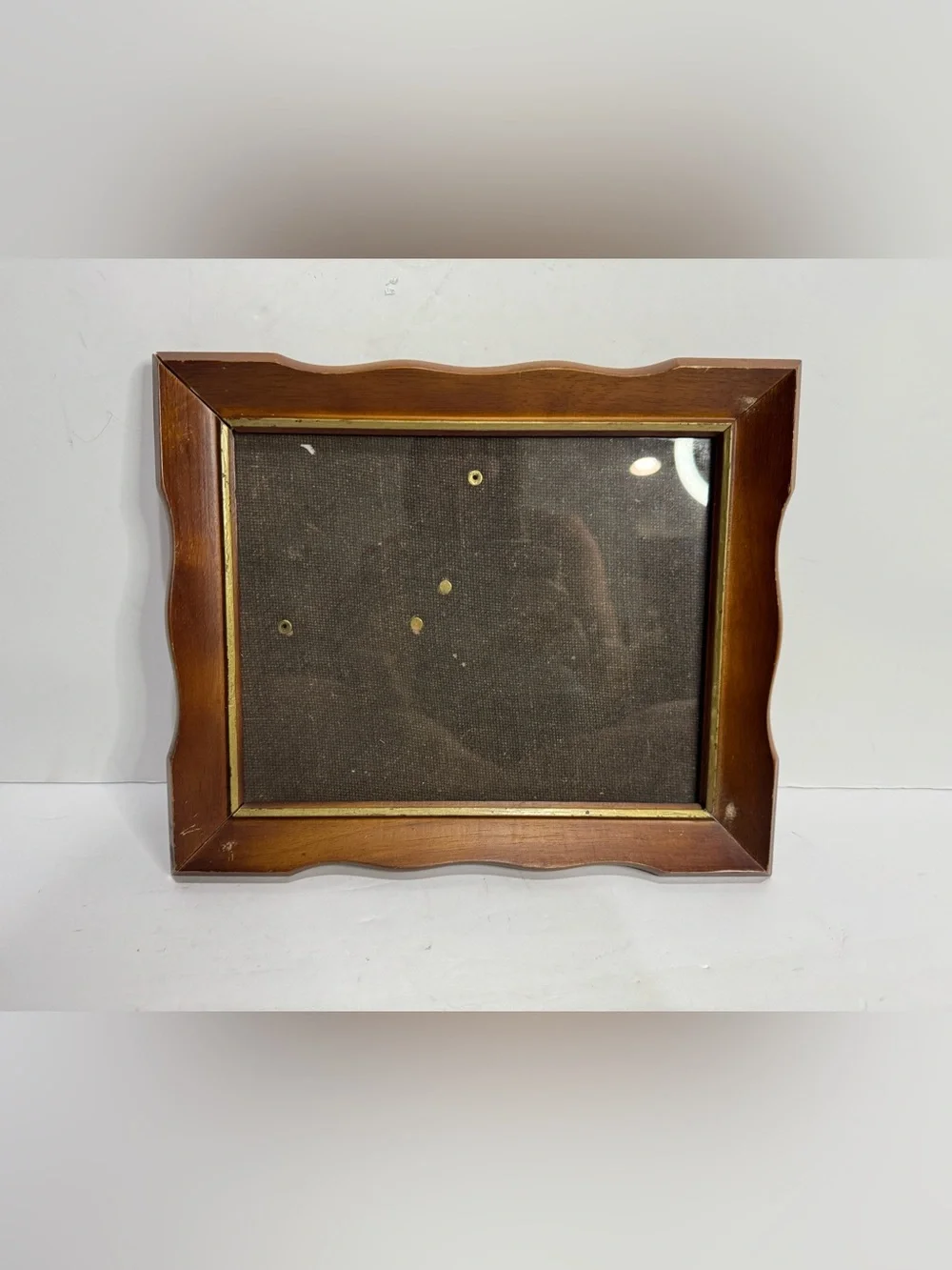 Vintage Scalloped Edge Wood Picture Frame with Gold Inner Accent